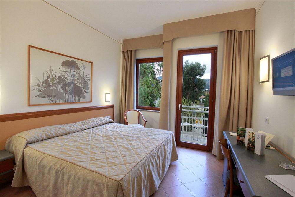 Caravel Hotel 4*